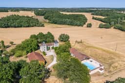 https://media.rightmove.co.uk/property-photo/7028cf082/91531836/7028cf0820ad77d1c6699001c5265f24.jpeg