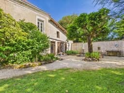 https://media.rightmove.co.uk/property-photo/702b08c61/89513514/702b08c61d2a1d4ba31d954d0dc16587.jpeg