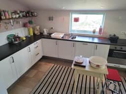 https://media.rightmove.co.uk/property-photo/71b6ec18b/94381059/71b6ec18b0a083270bb0f3d40a782240.jpeg