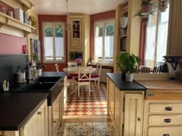 https://media.rightmove.co.uk/property-photo/71bbf372d/89617596/71bbf372d5d2d352b7d52fafebd1297a.jpeg