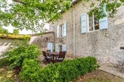 https://media.rightmove.co.uk/property-photo/72872ea67/92213058/72872ea675b9744220e28e7723e0b151.jpeg