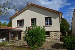 https://media.rightmove.co.uk/property-photo/738321fd7/94381143/738321fd7278c6a844ee9b7b90fea2e1.jpeg