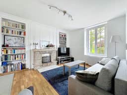 https://media.rightmove.co.uk/property-photo/7da4ab21b/89470995/7da4ab21b84ba4491c51dcb2bff82cb2.jpeg
