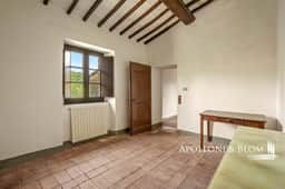 https://media.rightmove.co.uk/property-photo/8136940fa/93685968/8136940fa61e486bef162223886f7751.jpeg