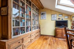 https://media.rightmove.co.uk/property-photo/8793d58b1/92208408/8793d58b1a87377d747e9403a4966b50.jpeg
