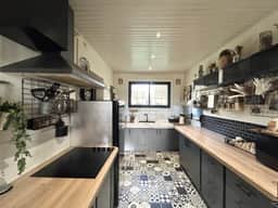 https://media.rightmove.co.uk/property-photo/8b1928304/89554881/8b19283040ba481fce4cdaabb954eef3.jpeg