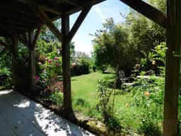 https://media.rightmove.co.uk/property-photo/95b309fee/90277605/95b309fee11a4bab49b1213f23796cbf.jpeg