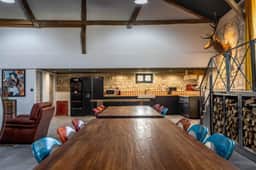 https://media.rightmove.co.uk/property-photo/982b20ca6/92213049/982b20ca6ba7426569de8f0d81f40226.jpeg