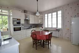 https://media.rightmove.co.uk/property-photo/98e508afe/94380996/98e508afebd107b20d7bbddad1ffb47d.jpeg