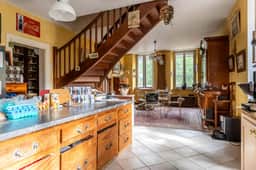 https://media.rightmove.co.uk/property-photo/9af555cc9/92208408/9af555cc9189bceb81fcb959c499a597.jpeg