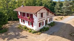 https://media.rightmove.co.uk/property-photo/9badb1880/93708387/9badb1880883546fa3340c3510fd8bd4.jpeg