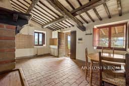 https://media.rightmove.co.uk/property-photo/9ead626e2/93685968/9ead626e21d09d7976d431328e881d71.jpeg