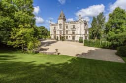 https://media.rightmove.co.uk/property-photo/a076ecaff/91724397/a076ecaff3162c60aae0e0038ed667f7.jpeg