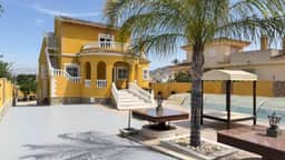 https://media.rightmove.co.uk/property-photo/a32d267db/92396310/a32d267dbdb72d3351a5e7d7b471f83d.jpeg