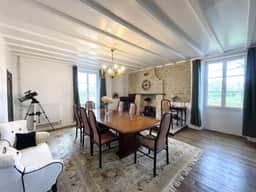 https://media.rightmove.co.uk/property-photo/a44ab232f/89554851/a44ab232f9b94afeef0da2e74dae5b6d.jpeg