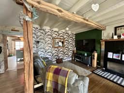 https://media.rightmove.co.uk/property-photo/a68ae4d94/89554704/a68ae4d94f33b9816517fa6ae5bbe8f7.jpeg