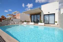 https://media.rightmove.co.uk/property-photo/a6baf88e4/88758690/a6baf88e4814c25a569448658aea62ee.jpeg