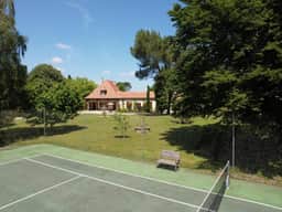 https://media.rightmove.co.uk/property-photo/a860ce3de/88038708/a860ce3dea2b3bb9763916dc6aed03d5.jpeg