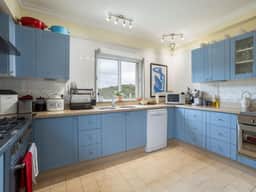 https://media.rightmove.co.uk/property-photo/a906cbc6e/92068446/a906cbc6e3d443ae868a0b17dc01391c.jpeg