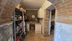 https://media.rightmove.co.uk/property-photo/b030adf26/89404461/b030adf2659597cda69c3692b66be92b.jpeg