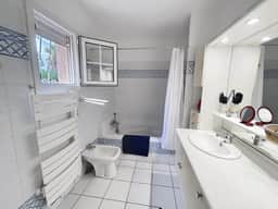 https://media.rightmove.co.uk/property-photo/b18cc7d7c/93894054/b18cc7d7c661bd539da3721e224dde0b.jpeg