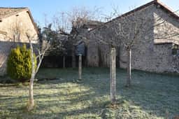 https://media.rightmove.co.uk/property-photo/b1a207eff/94378386/b1a207effdb8b5ea0aced8aaac45afa9.jpeg