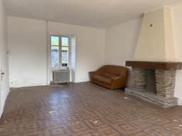 https://media.rightmove.co.uk/property-photo/b44327803/91772484/b443278033ca18fcd6e7e2349ad59f56.jpeg