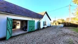 https://media.rightmove.co.uk/property-photo/b5a027cb9/89617407/b5a027cb9cc1f1017b766cfb7896e29e.jpeg