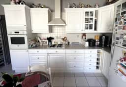 https://media.rightmove.co.uk/property-photo/b6620a357/89642055/b6620a35743888a5d04ad9af7536efa0.jpeg