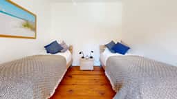 https://media.rightmove.co.uk/property-photo/b95e82de1/94378443/b95e82de1d1fe0a95039872a6e6f56c4.jpeg