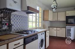 https://media.rightmove.co.uk/property-photo/b9ff22858/172420565/b9ff228584f9802480905028b5096487.jpeg
