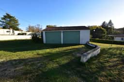 https://media.rightmove.co.uk/property-photo/bae6c8672/94415928/bae6c8672cb8083fae443d91773e1204.jpeg
