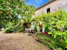 https://media.rightmove.co.uk/property-photo/bc7aec3de/88040127/bc7aec3de5227afd6913946e8c8eb97c.jpeg
