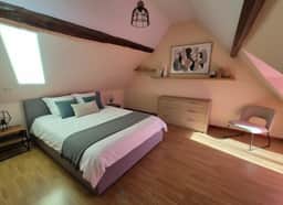 https://media.rightmove.co.uk/property-photo/be6709539/89618004/be670953932c275dbd553660d009bb6e.jpeg