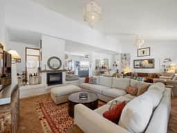 https://media.rightmove.co.uk/property-photo/c25638d35/92021160/c25638d35ecf214f6286f904d231a068.jpeg