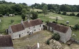 https://media.rightmove.co.uk/property-photo/c3e30eb4a/89660235/c3e30eb4afa50cab8842764060c998de.jpeg