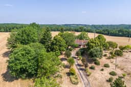 https://media.rightmove.co.uk/property-photo/c3f06e0bf/92208384/c3f06e0bf39bee51eb98069b53e83c99.jpeg