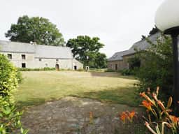 https://media.rightmove.co.uk/property-photo/c4c242079/91524627/c4c242079c9e4b9f6730afdaf335f7c2.jpeg