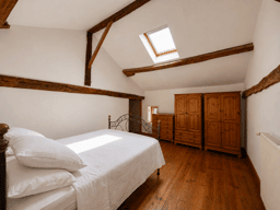 https://media.rightmove.co.uk/property-photo/c526a3024/92151081/c526a302409fc0423ed6ad8c8225bc7b.png