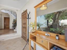https://media.rightmove.co.uk/property-photo/c8875fc2c/94359786/c8875fc2ce0f99c8e8590a592f9db2da.jpeg