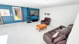 https://media.rightmove.co.uk/property-photo/c8e8a18f7/94925259/c8e8a18f747d7f40053fc0d2d3278a43.jpeg