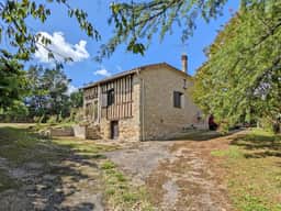 https://media.rightmove.co.uk/property-photo/cc1717489/91467981/cc17174898c10b734f80bcbd4797551a.jpeg