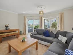 https://media.rightmove.co.uk/property-photo/cd6c17d26/94359786/cd6c17d26d55ad36784609be6854a583.jpeg
