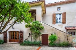 https://media.rightmove.co.uk/property-photo/d03f91e08/92213067/d03f91e083378f0cc2dbe888554ed5d3.jpeg