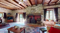 https://media.rightmove.co.uk/property-photo/d0b5f181f/89613354/d0b5f181fe79aadc3d9f50e52224c81e.jpeg