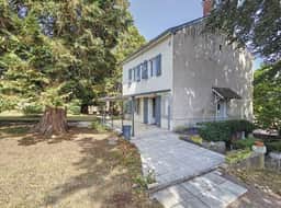 https://media.rightmove.co.uk/property-photo/d13cccd30/93606726/d13cccd30bf743decc01ec26bd06d949.jpeg