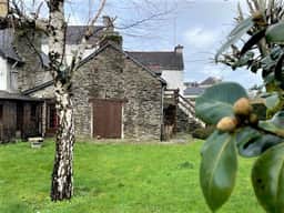 https://media.rightmove.co.uk/property-photo/d2e9d8d1a/89617521/d2e9d8d1a04b344fcab0dcc6077fd7b6.jpeg
