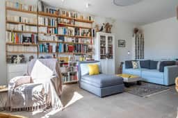 https://media.rightmove.co.uk/property-photo/d6a43832e/92213139/d6a43832e1a0c1b91a83139ddb5a22d3.jpeg