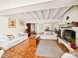 https://media.rightmove.co.uk/property-photo/da1129bc6/89663229/da1129bc61a493d7ef13f7abf3003dd9.jpeg