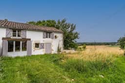 https://media.rightmove.co.uk/property-photo/da8d2e972/92208633/da8d2e97223a52615ad78a37e863a36b.jpeg
